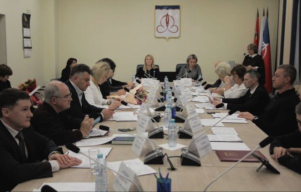 Сегодня состоялось внеочередное заседание Совета депутатов под председательством Марии Тарасовой
