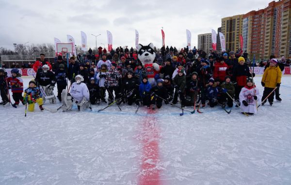 Легенды отечественного хоккея встретились на льду с командой жителей Щёлкова