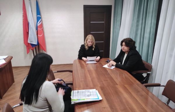 Личный приём Председателя Совета депутатов Марии Тарасовой – новые задачи и вопросы от жителей 