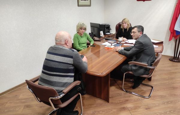 Председатель Совета депутатов Мария Тарасова совместно с депутатом по избирательному округу №3 Мариной Лютиковой провели приём граждан