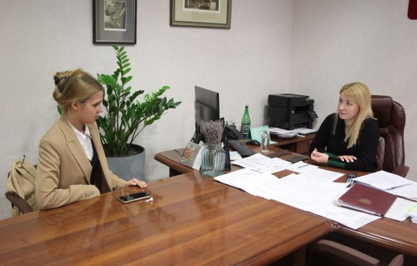 Председатель Совета депутатов Мария Тарасова провела встречу с Председателем Молодёжного парламента округа Марией Киселёвой 