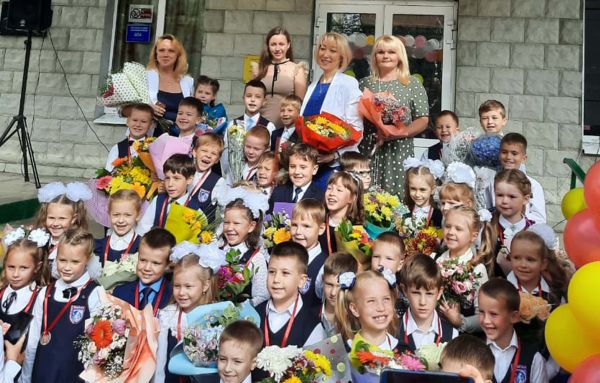 Елена Мокринская поздравила с Днём знаний учеников лицея 14 им. Ю.А.Гагарина! 
