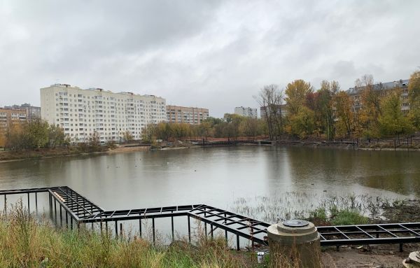 Продолжается благоустройство зоны отдыха вдоль Чкаловского озера