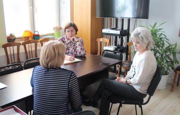 Депутаты городского Совета Марина Лютикова и Нина Егоркина посетили щёлковскою школу №5