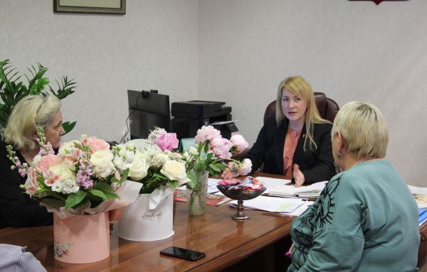 Сегодня Председатель Совета депутатов Мария Тарасова встретилась с активными неравнодушными инициативными жителями микрорайона Заречный