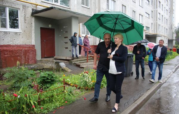  Председатель Совета депутатов Мария Тарасова провела выездную встречу с жителями дома №11А по улице Полевая