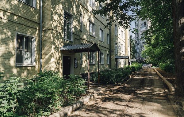 Масштабные работы по комплексному благоустройству дворов идут в микрорайоне Чкаловский