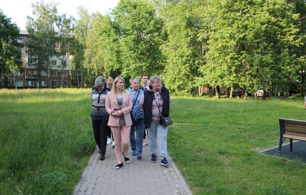 Председатель Совета депутатов Мария Тарасова провела выездную встречу с жителями микрорайона Заречный 