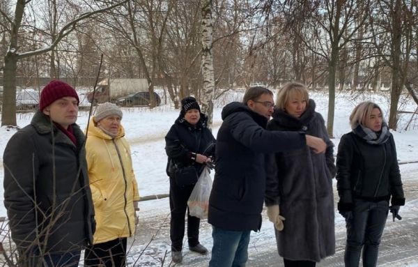 Депутаты проверили качество уборки снега и состояние домов в микрорайоне Чкаловский 