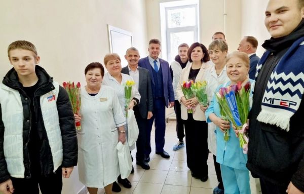 Депутаты поздравили жительниц Щёлкова с Международным женским днём